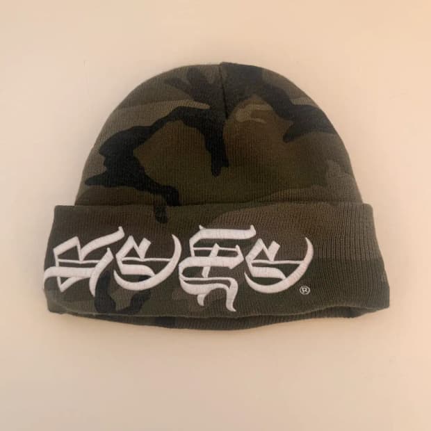 25SS 슈프림(supreme) 뉴에라 블랙레터 우드랜드 카모 비니