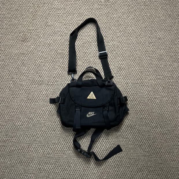 나이키 ACG 투웨이 힙색 크로스백 블랙