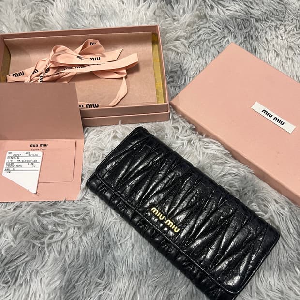 [정품/풀구성] 미우미우 마틀라세 장지갑