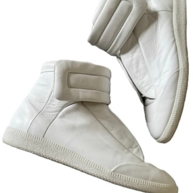 메종 마르지엘라 퓨처 하이탑 화이트 구합니다