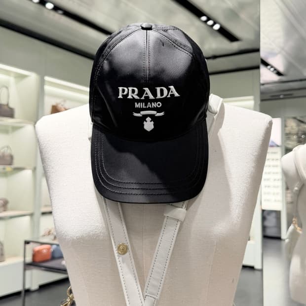 (정품) 프라다 시그니처로고 리나일론 모자