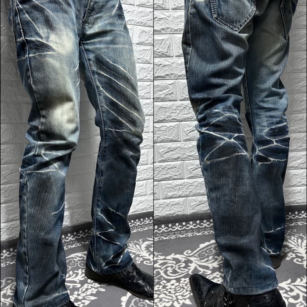 조니 울프 하드 워싱 커브드 데님 팬츠