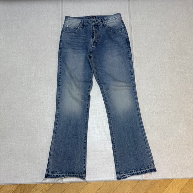 252 RELAXED FLARE DENIM JEANS(3)