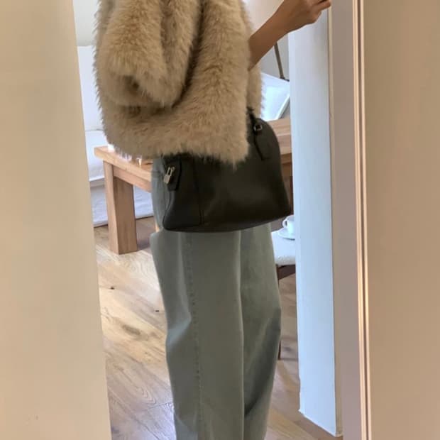 리버티 노카라 크롭 하프 페이크 퍼 자켓