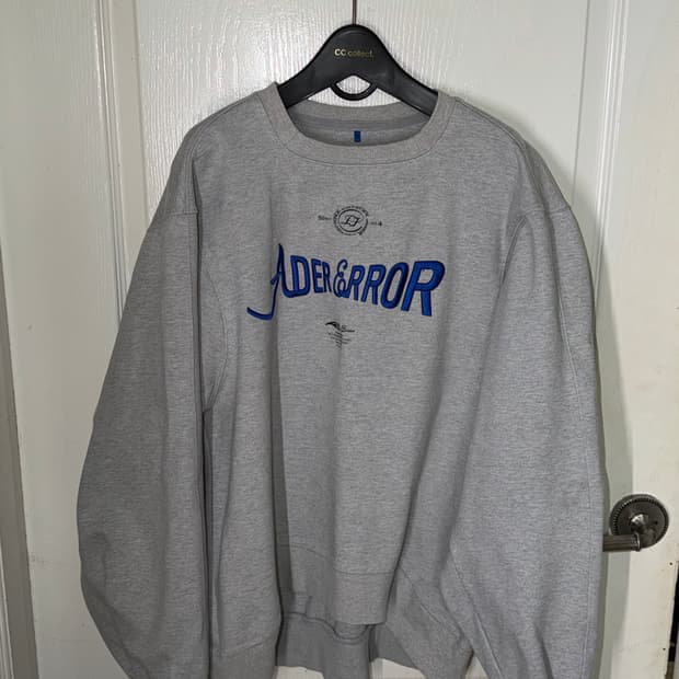 [A2] 아더에러 베리프 로고 스웨트셔츠 그레이