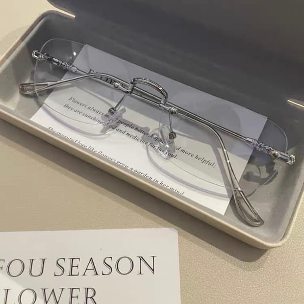 크롬하츠 무테 안경