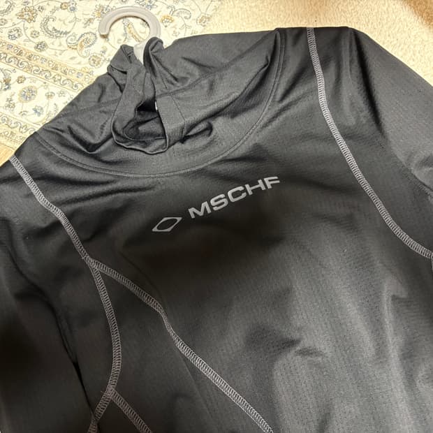 미스치프 드레이프 터틀넥 m사이즈 판매합니다