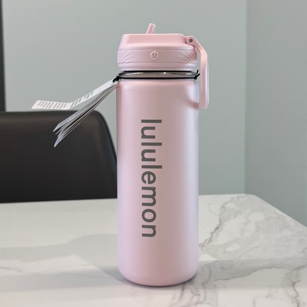 새상품 룰루레몬 딸기우유 핑크 텀블러 보틀 18oz