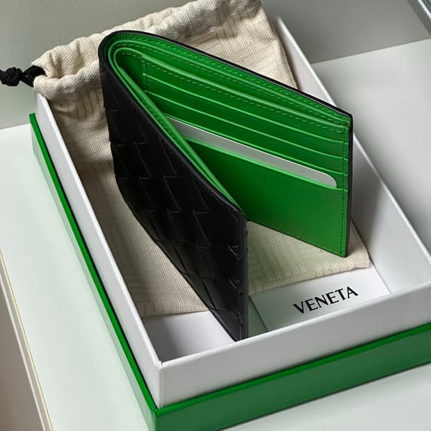 보테가베네타 반지갑 블랙 그래스 새상품