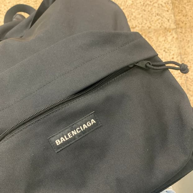 발렌시아가 백팩