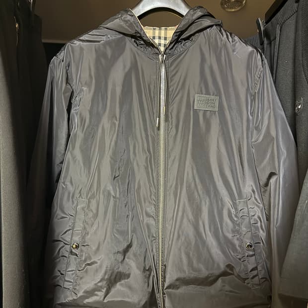 버버리 리버서블 바람막이