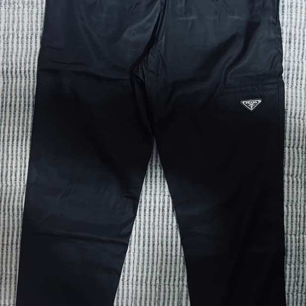 프라다 판탈로네 개버딘나일론 팬츠 50사이즈 새상품