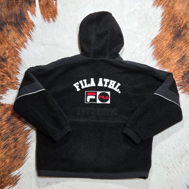 휠라 투웨이 오버핏 자수 후리스 점퍼