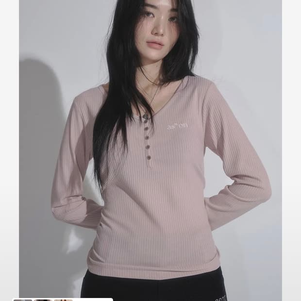 애즈온 wish ribbed button tee
