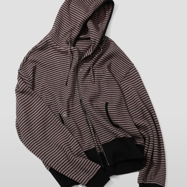 세컨모놀로그 스트라이프 와플 니트 후드 집업 MOCHA