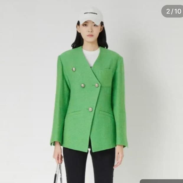 럭키슈에뜨 2022 더블버튼 울 자켓  36사이즈