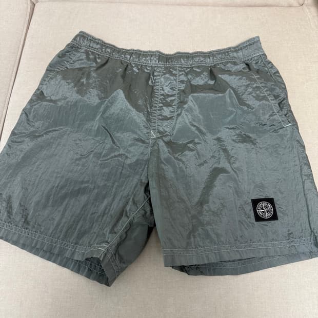 스톤아일랜드 22SS 나일론메탈 반바지 아쿠아 M