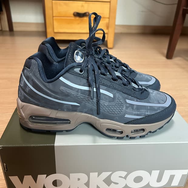 나이키 에어맥스95x웍스아웃 270 (새상품)