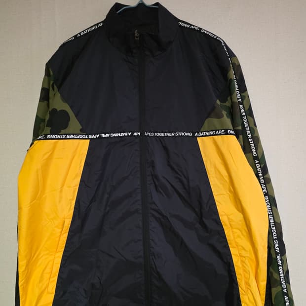 [L] 베이프 1ST 그린카모 테이프 라인 바람막이 자켓