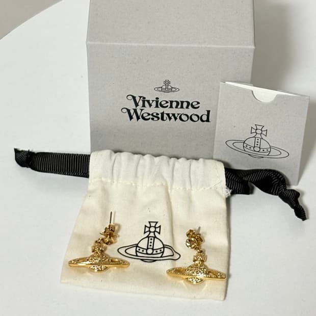 비비안웨스트우드 릴리프 드롭 귀걸이 (골드)