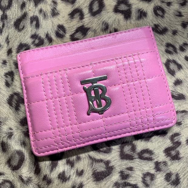 버버리 롤라 램스킨 퀼팅 카드지갑 핑크