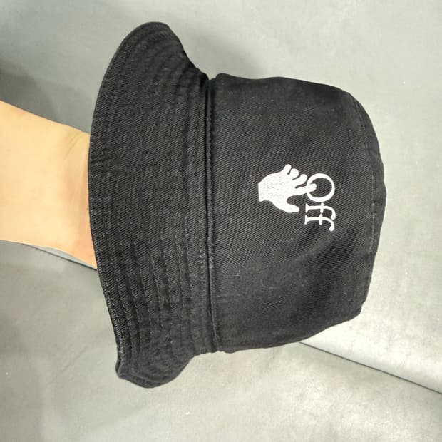 오프화이트 블랙 벙거지 모자 O/S