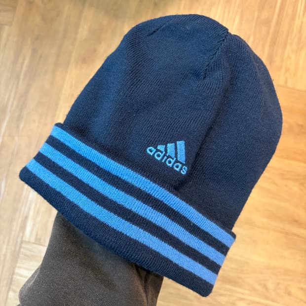 N2. 아디다스 비니