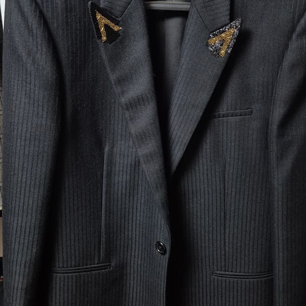 생로랑 카라디테일 피크드라펠 블레이져 48