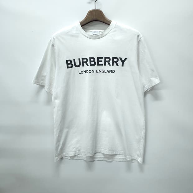 정품) 버버리 베이직로고 라운드 반팔 ( 남성L )