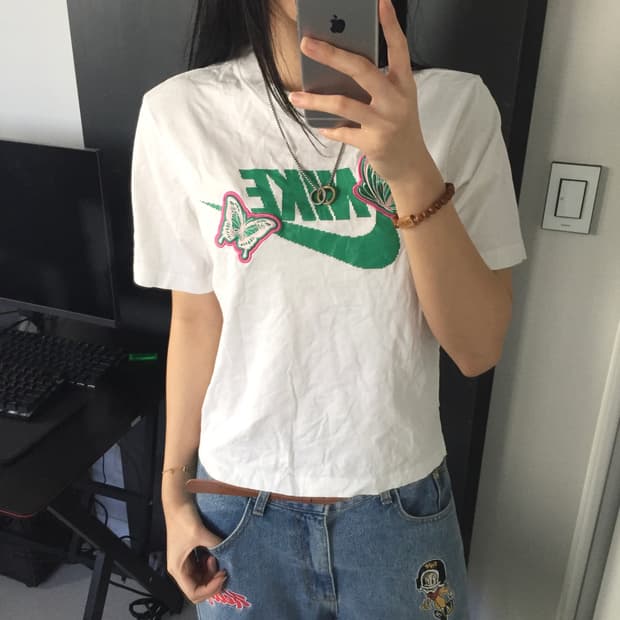 Nike butterfly 국내미판매 자수 반팔티