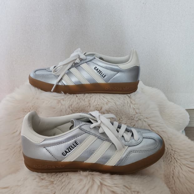 아디다스 가젤 실버
