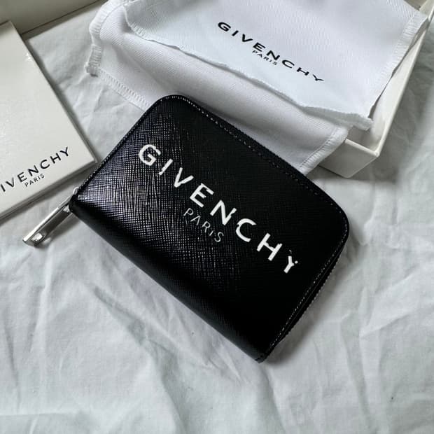 지방시 카드지갑 