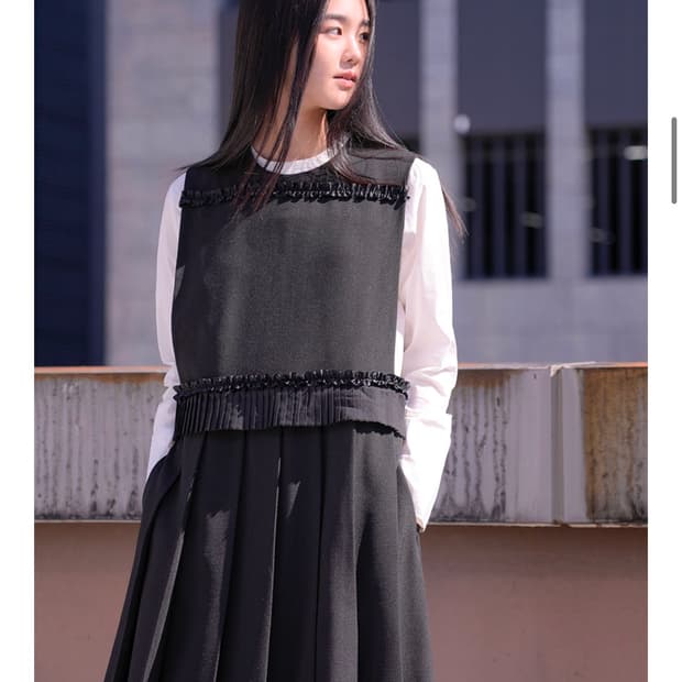 유노이아 레이어드 플리츠 프릴 원피스