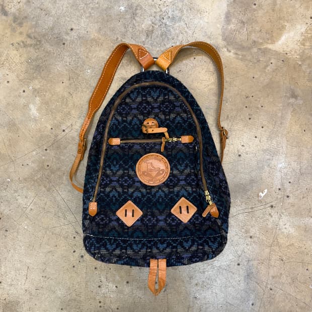 유케텐 트라이앵글 울 백팩