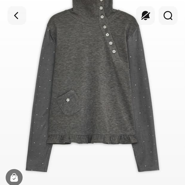 허그유어스킨 플라워 버튼 폴라 탑 브라운