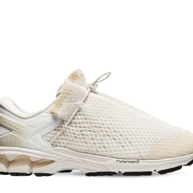 아식스 비비안웨스트우드