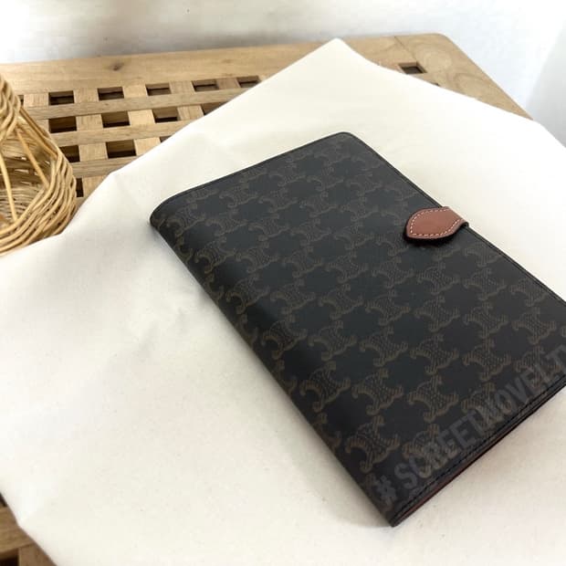  셀린느 트리옹페 다이어리