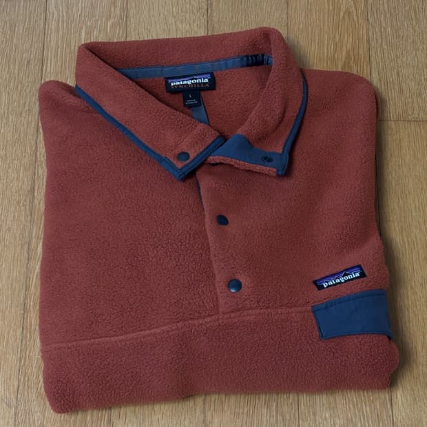 파타고니아 신칠라 버니쉬드 레드