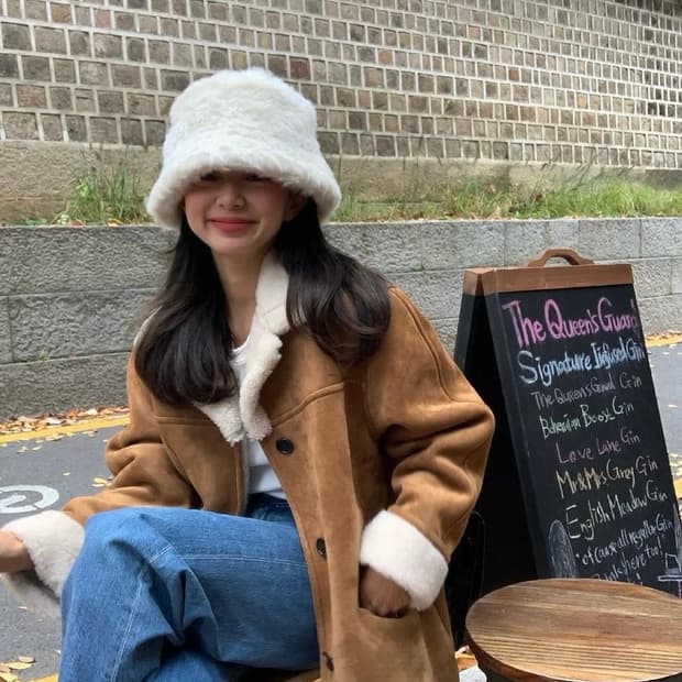 (새상품) 아모멘토 헤어리 버킷햇 아이보리 Hairy Bucket Hat