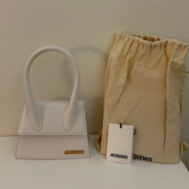 자크뮈스 르 치키토 모옌 화이트