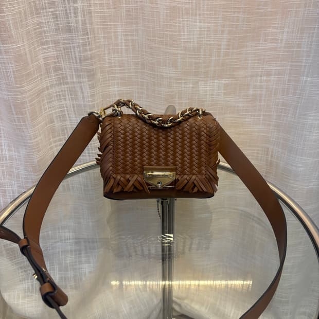 정품 마이클코어스 가죽 크로스백   