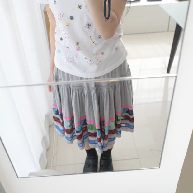 Flower patched jersey gather skirt