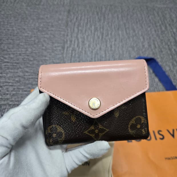 [특가][정품] 루이비통 락미니월릿 삼단지갑