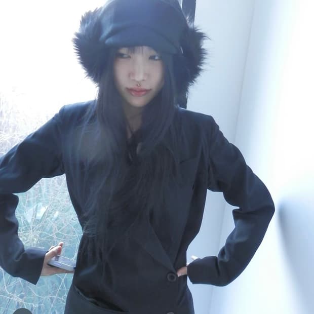 디퍼런티스 이어플랩 비니 검정 /디퍼런트 이즈 오케이