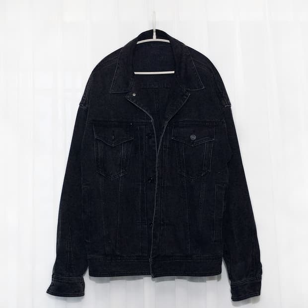 준지 (junn.j) 흑청 데님 사이드지퍼 트러커 자켓 (48/105+)