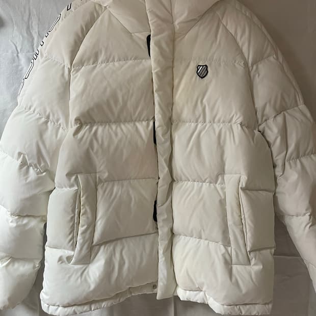 케이스위스 화이트패딩 L