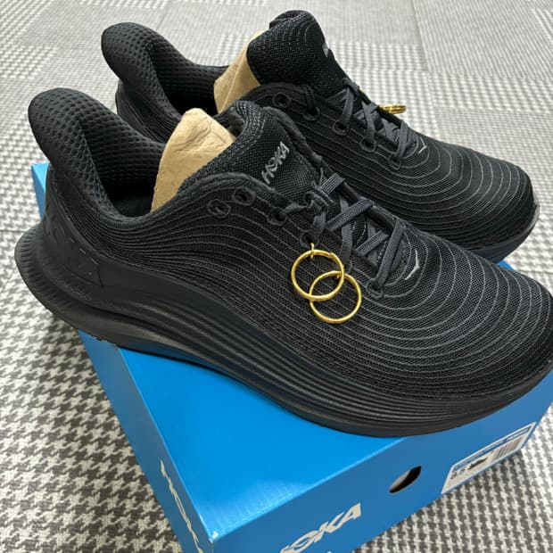 호카오네오네 꼼데가르송 TC 1.0