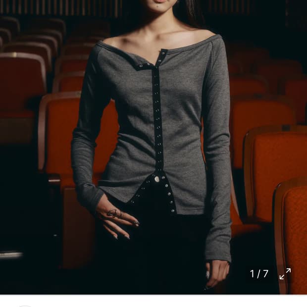 헬레네파리스 보트넥 스냅 슬릿 가디건 차콜 색상