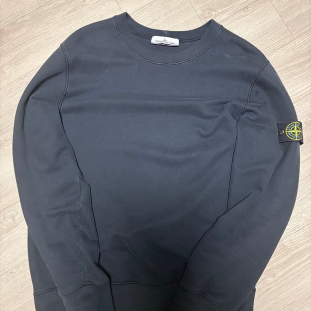 스톤아일랜드 맨투맨 25s L사이즈