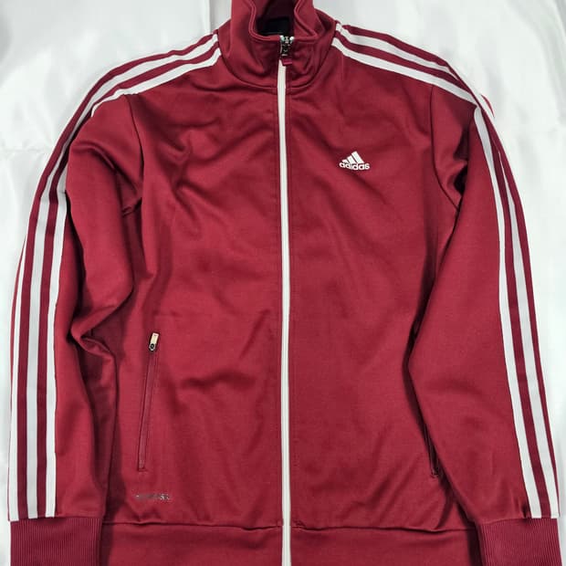 아디다스버건디져지